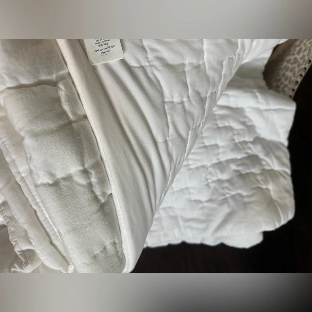 Pottery Barn Cal King White Linen Cotton Comforter